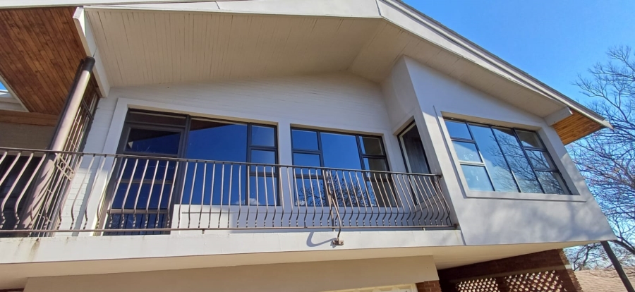 9 Bedroom Property for Sale in Hospitaalheuwel Free State